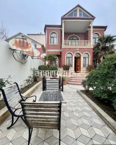 House with Garden, Villa For Rent