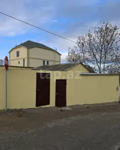 House with Garden, Villa For Rent